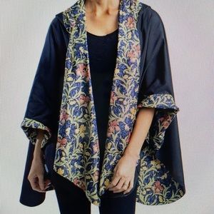 Raincaper hooded rain cape